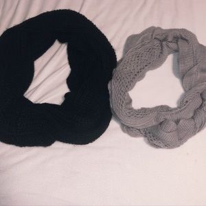 💜3/$15 Two infinity scarfs